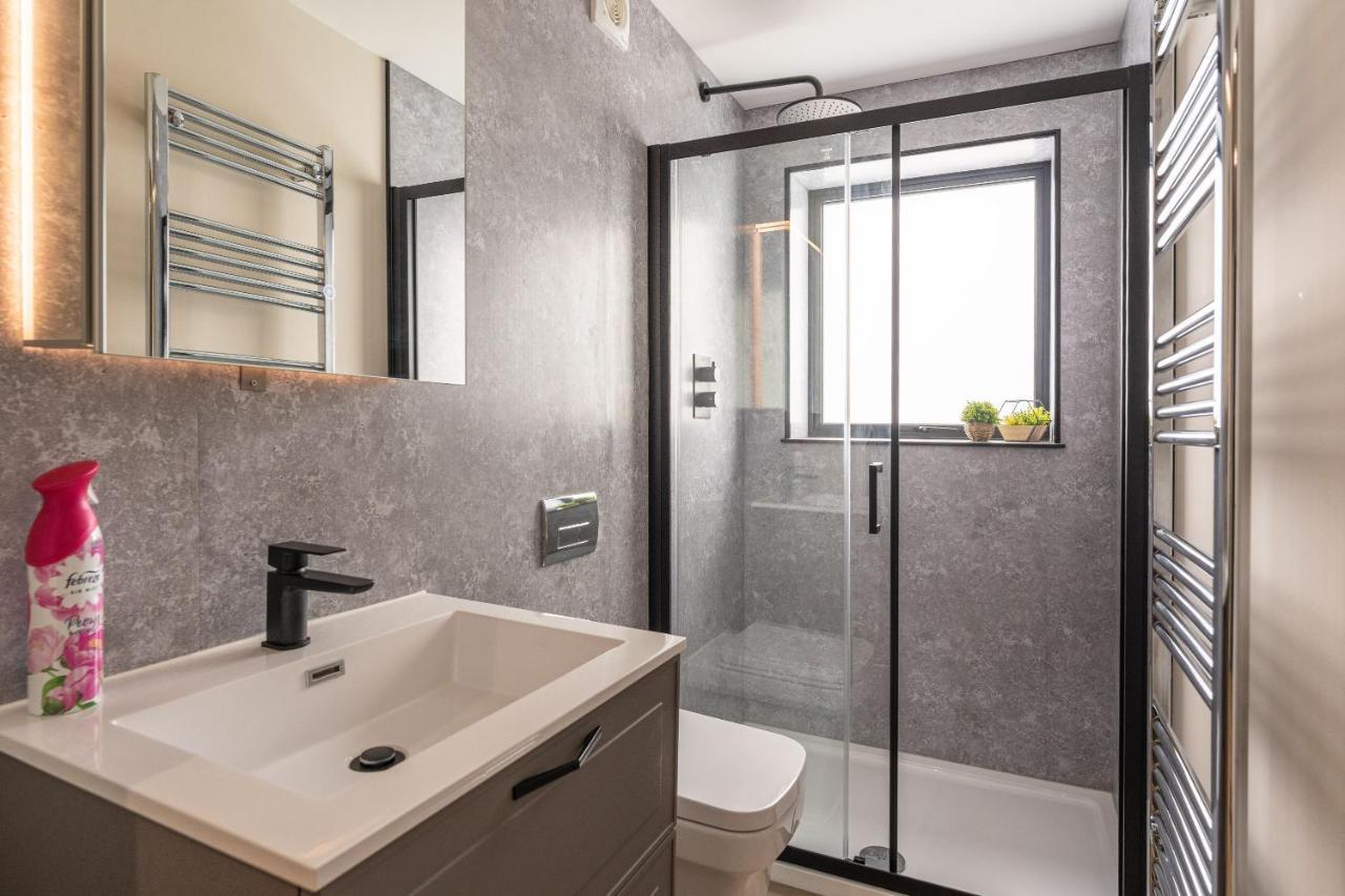 Stylish 1 Bedroom Apartments Free Parking Good Location Derby Bagian luar foto