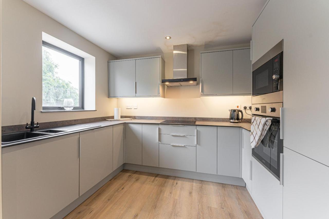 Stylish 1 Bedroom Apartments Free Parking Good Location Derby Bagian luar foto